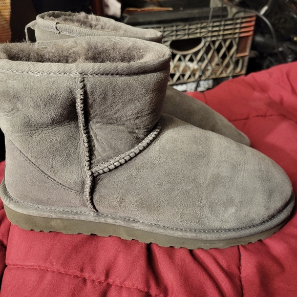 Ugg boots - Picture 2 of 8